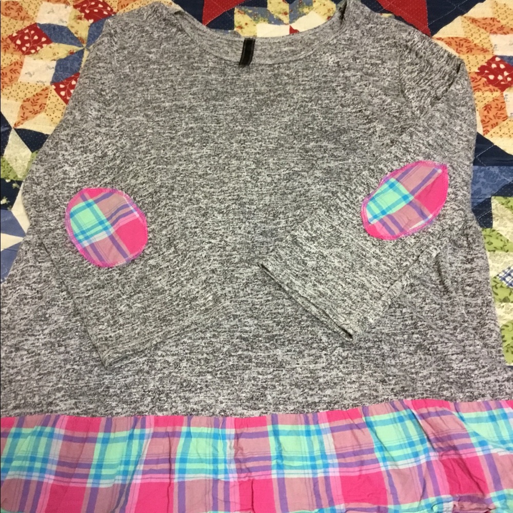 Cute light weight tunic.